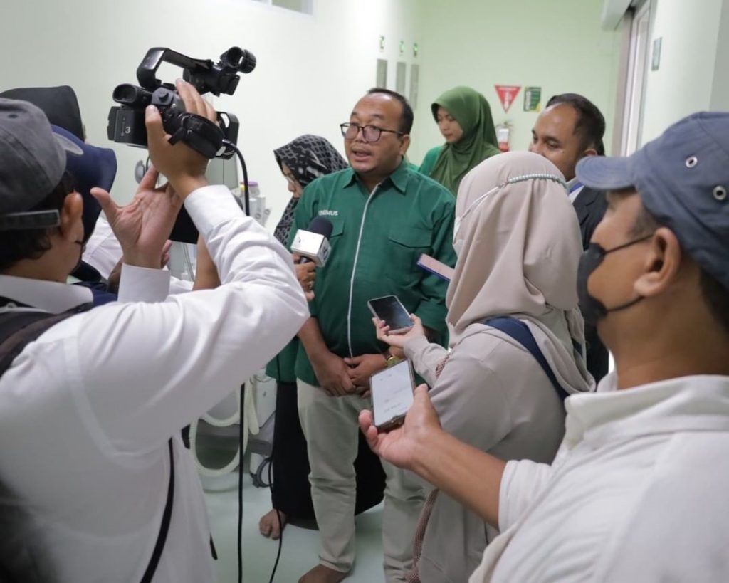 PRESS CONFERENCE RUMAH SAKIT UNIMUS SUKSES RAIH AKREDITASI “PARIPURNA”3